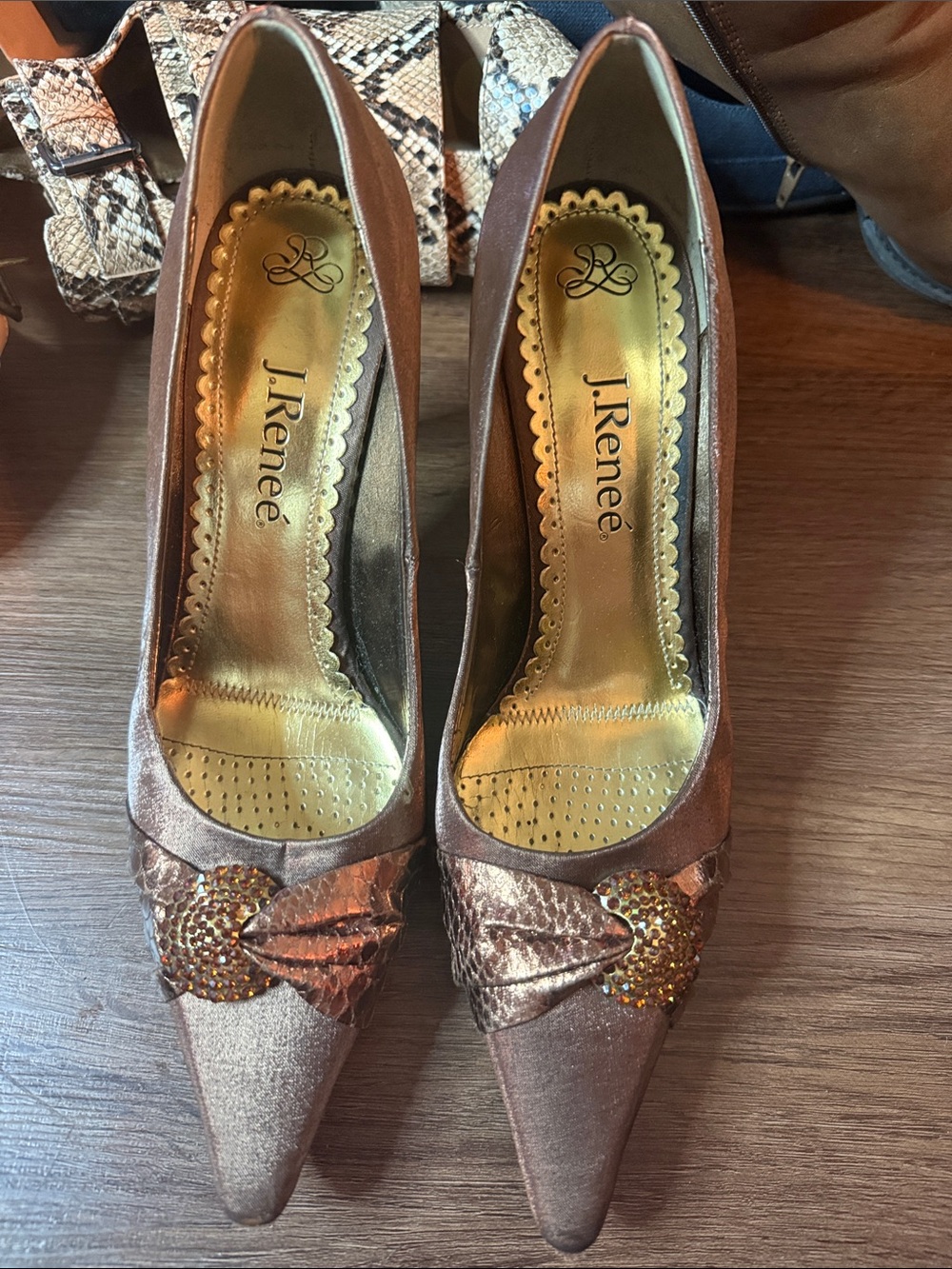 J. Renee Womens Shimmery Rose Gold Pointed Toe Pumps size 8.5
